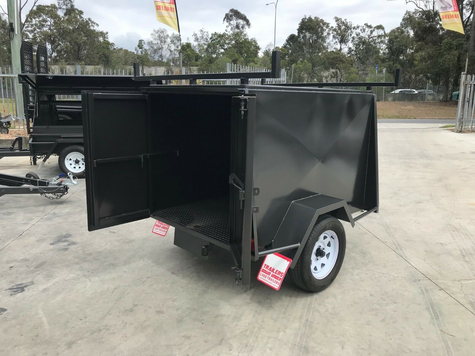 6×4 Heavy Duty Single Axle Fully Enclosed Van Trailer With Racks For Sale